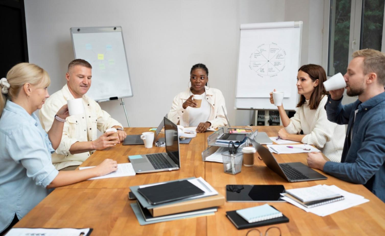Teamarbeit bei der Entwicklung von Finanzstrategien